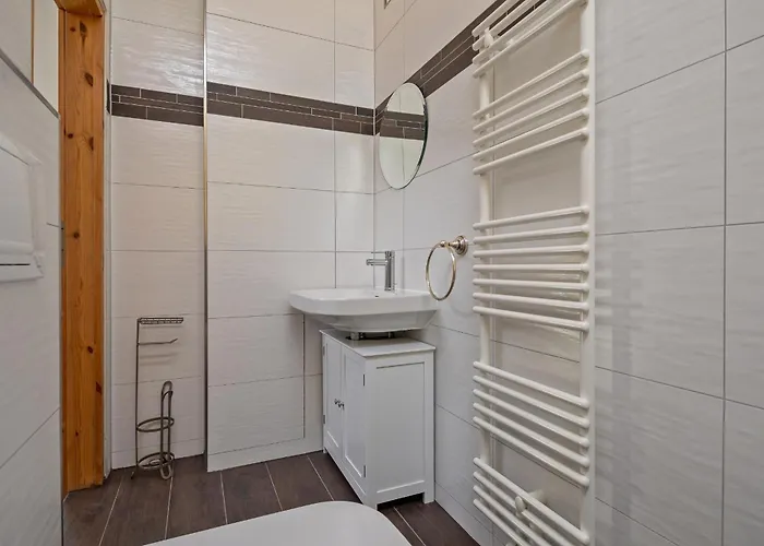 Villa Luxuriöse Sandstein - 320 Qm - 7 Räume