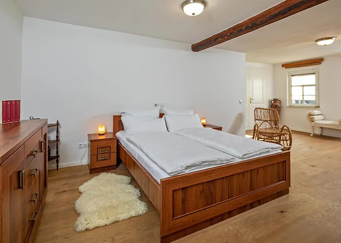 Luxuriöse Sandstein - 320 Qm - 7 Räume Villa *