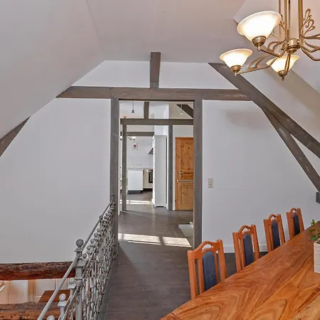 Luxurioese Sandstein - 320 Qm - 7 Raeume *