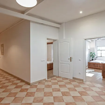 Luxurioese Sandstein - 320 Qm - 7 Raeume Dresden