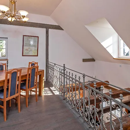 Villa Luxurioese Sandstein - 320 Qm - 7 Raeume