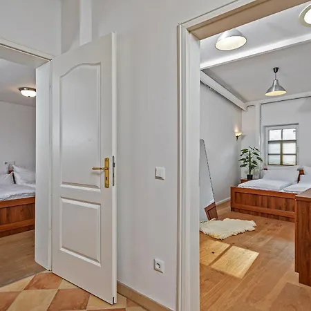 Luxurioese Sandstein - 320 Qm - 7 Raeume * Dresden