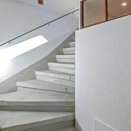 Villa Luxurioese Sandstein - 320 Qm - 7 Raeume *