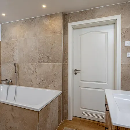 Villa Luxurioese Sandstein - 320 Qm - 7 Raeume Dresden
