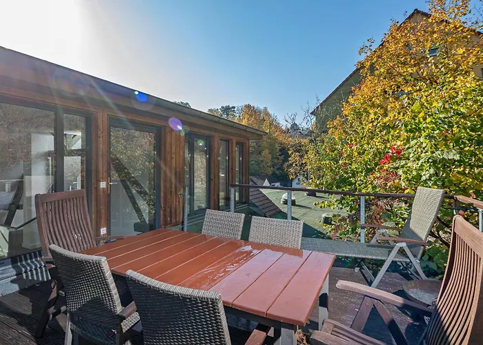 Luxuriöse Sandstein - 320 Qm - 7 Räume