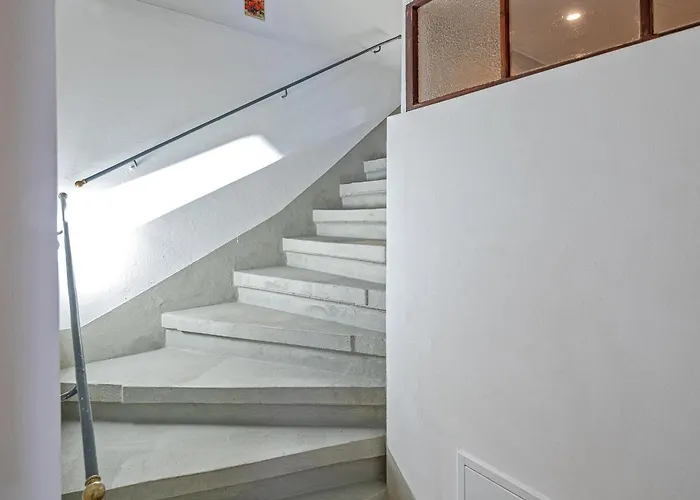 Villa Luxuriöse Sandstein - 320 Qm - 7 Räume *