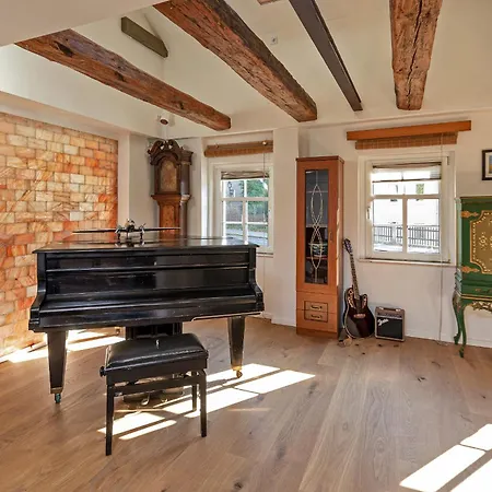 Luxurioese Sandstein - 320 Qm - 7 Raeume Dresde