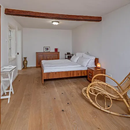 Luxurioese Sandstein - 320 Qm - 7 Raeume Villa