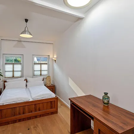 Luxurioese Sandstein - 320 Qm - 7 Raeume * Dresden