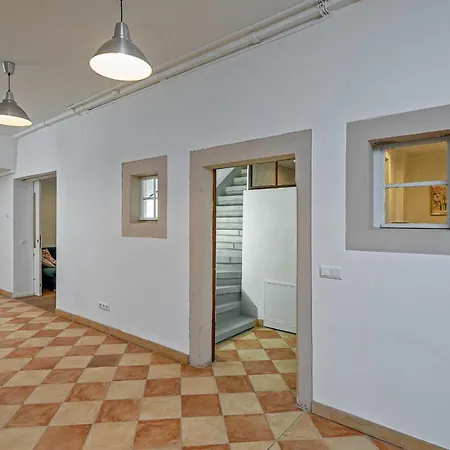 Luxurioese Sandstein - 320 Qm - 7 Raeume