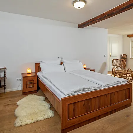 Luxurioese Sandstein - 320 Qm - 7 Raeume Villa *